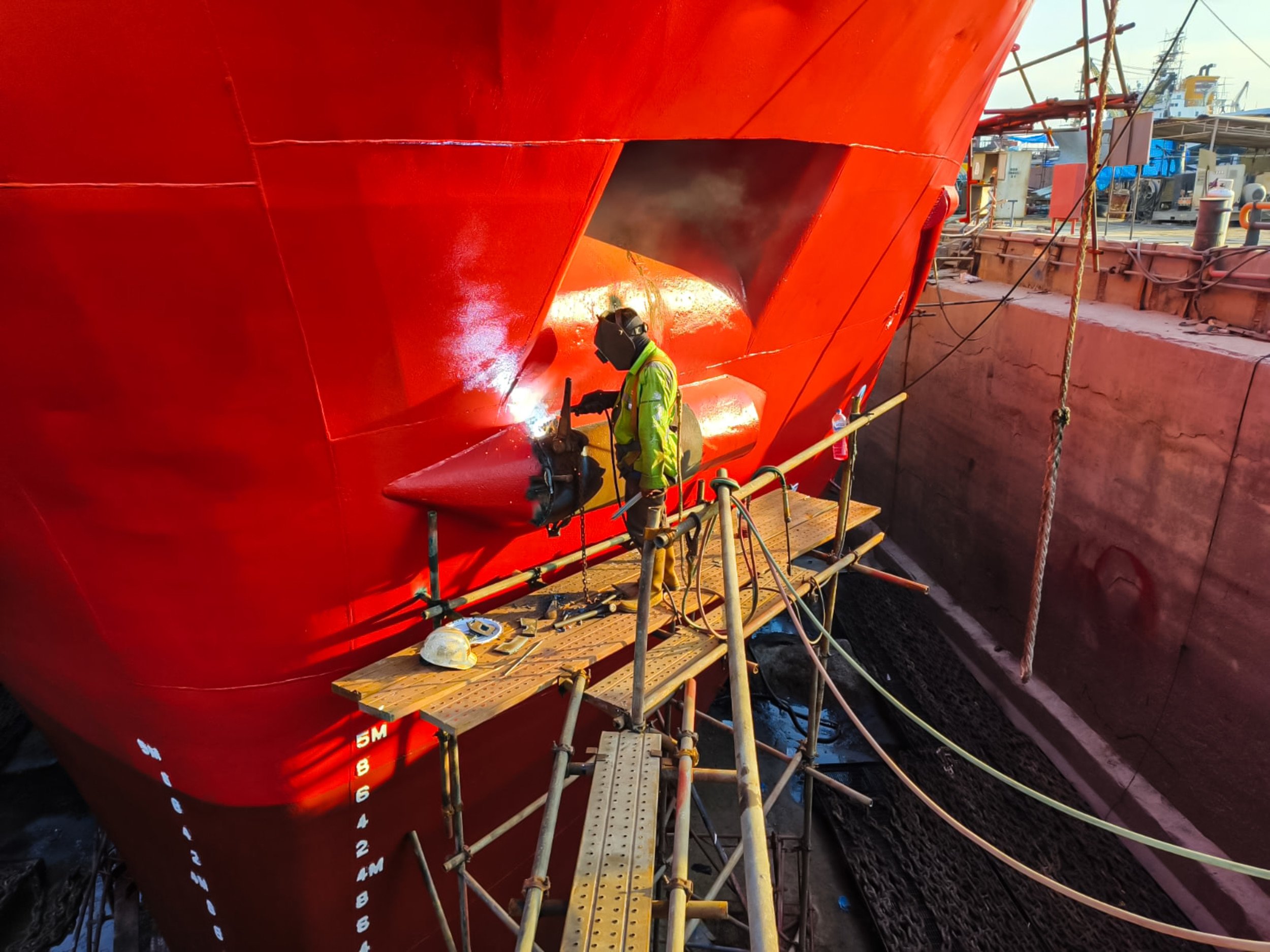 hero-shipyard-walking-working-surfaces