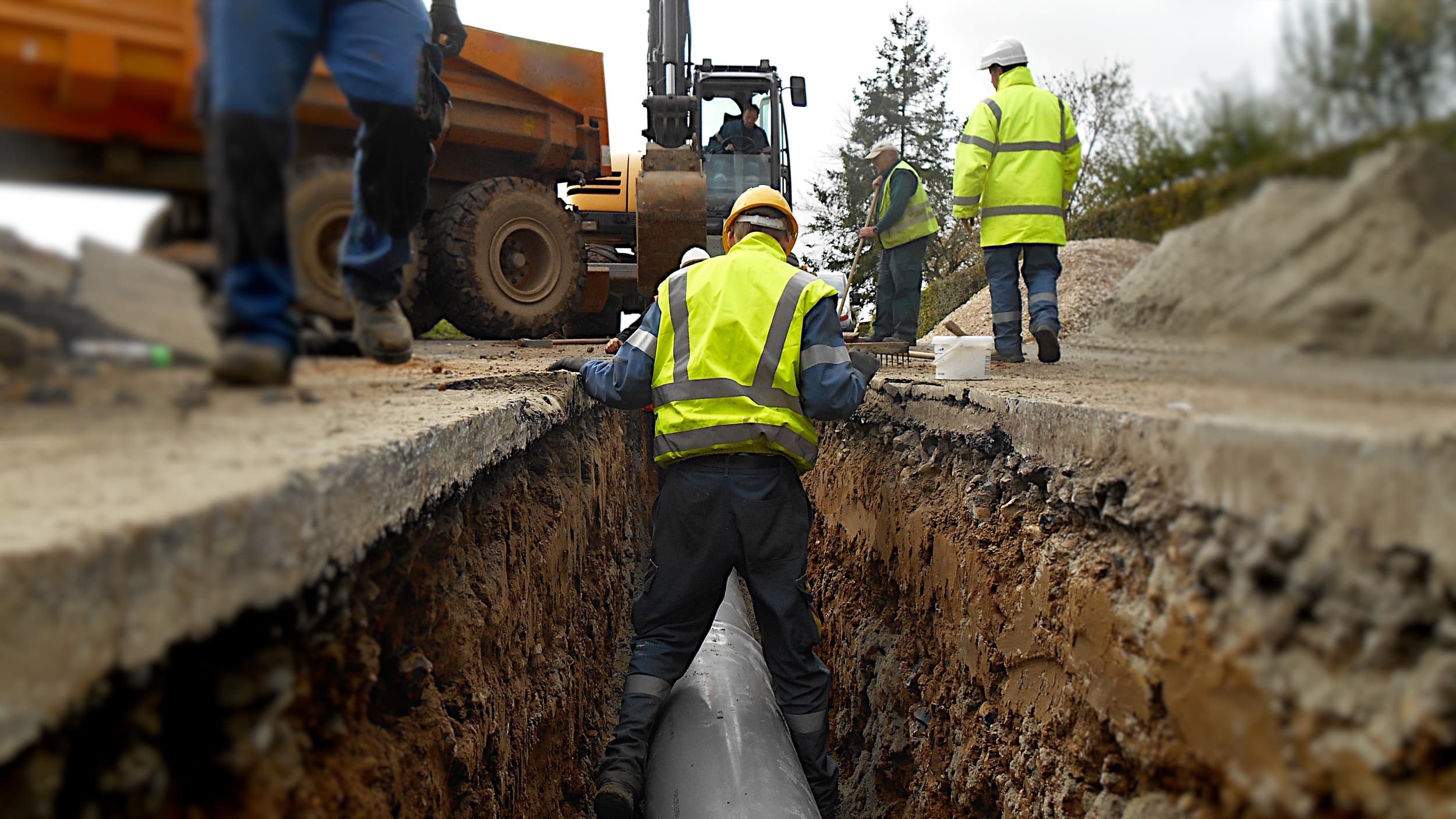hero-trenching-excavation